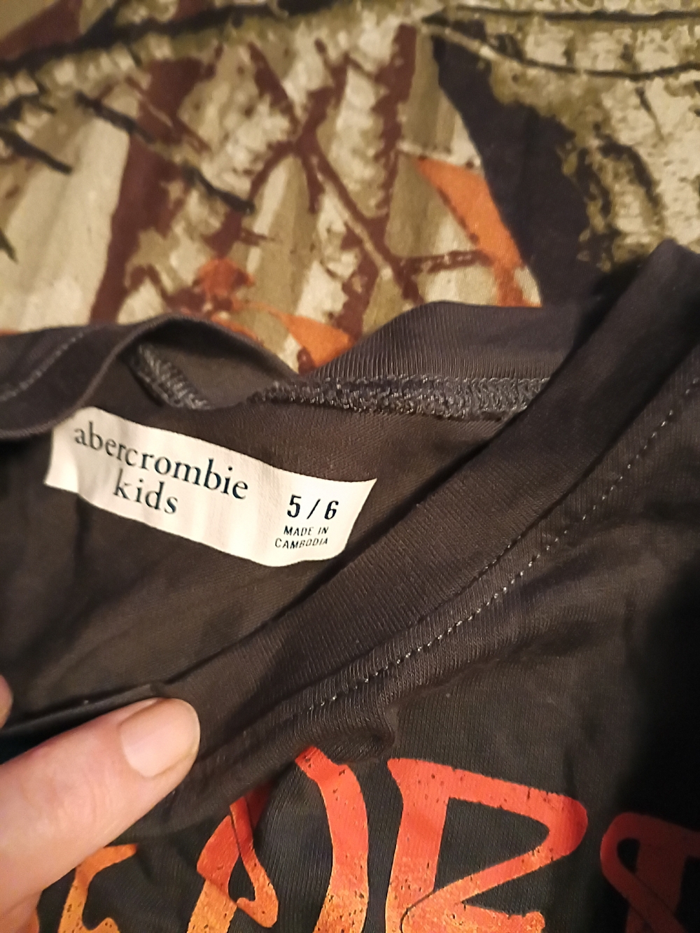 Abercrombie Kids Gray Graphic Tee with Orange Print (Size 5/6)